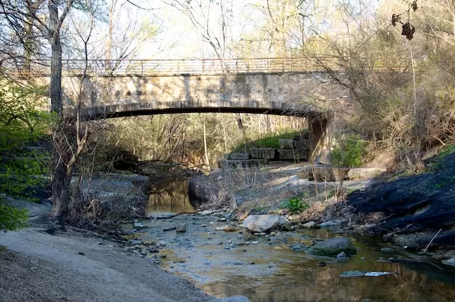 creek and bridge in Plano Texas park