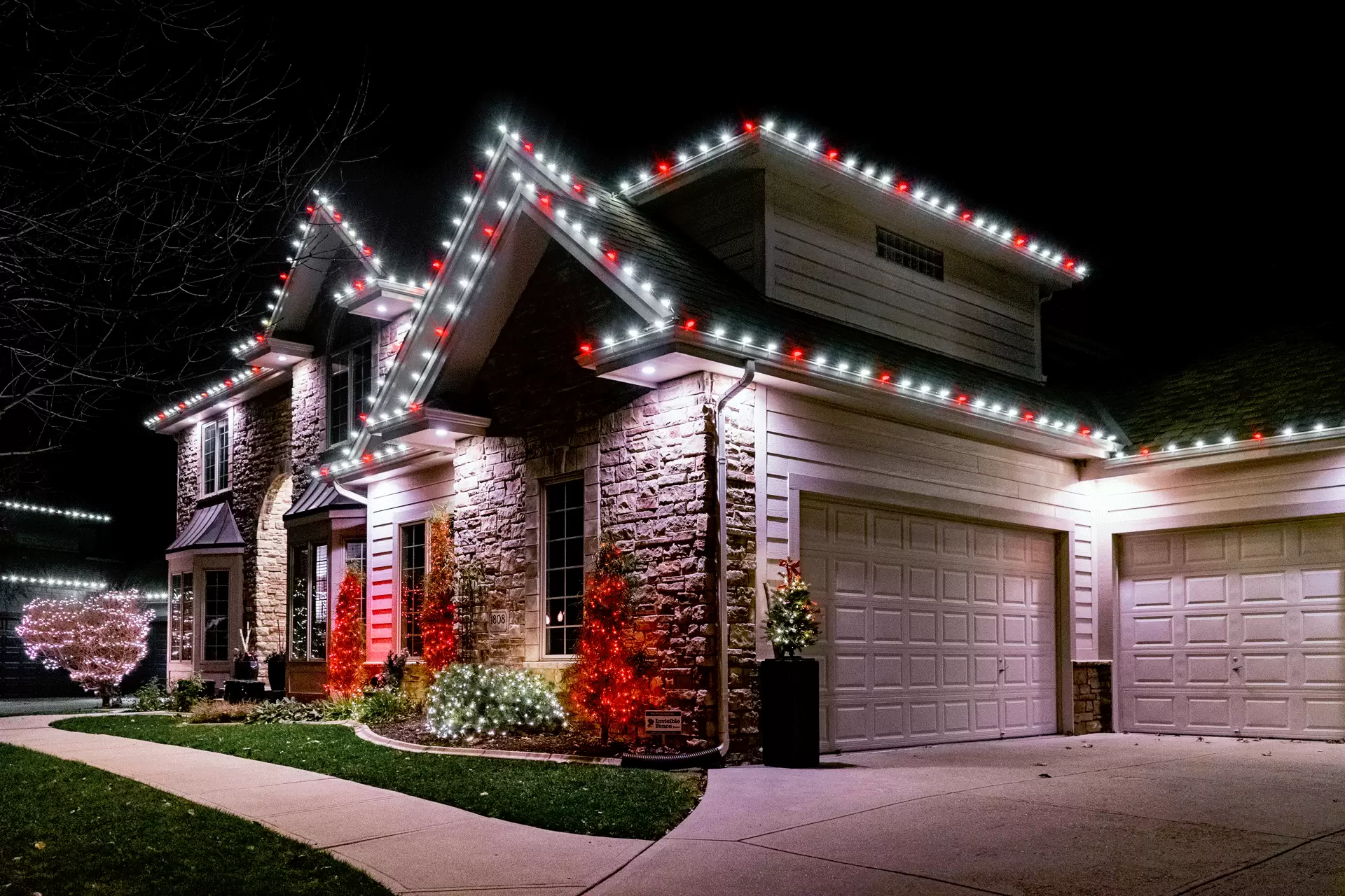 Ideas for decorating the house with outdoor Christmas lights